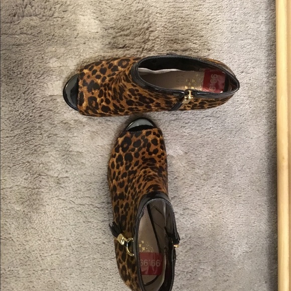 Vince Camuto Booties - Picture 4 of 6